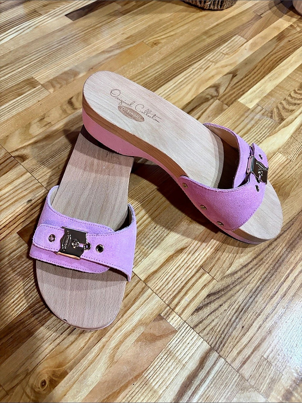 Dr. Scholl’s Pink Buckle Wedge Sandals